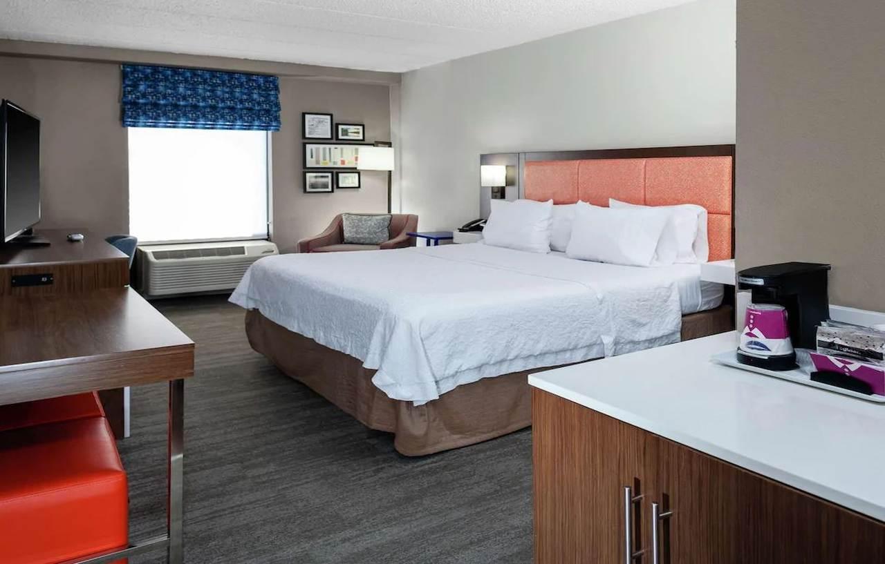 Hampton Inn Woodbridge Eksteriør billede
