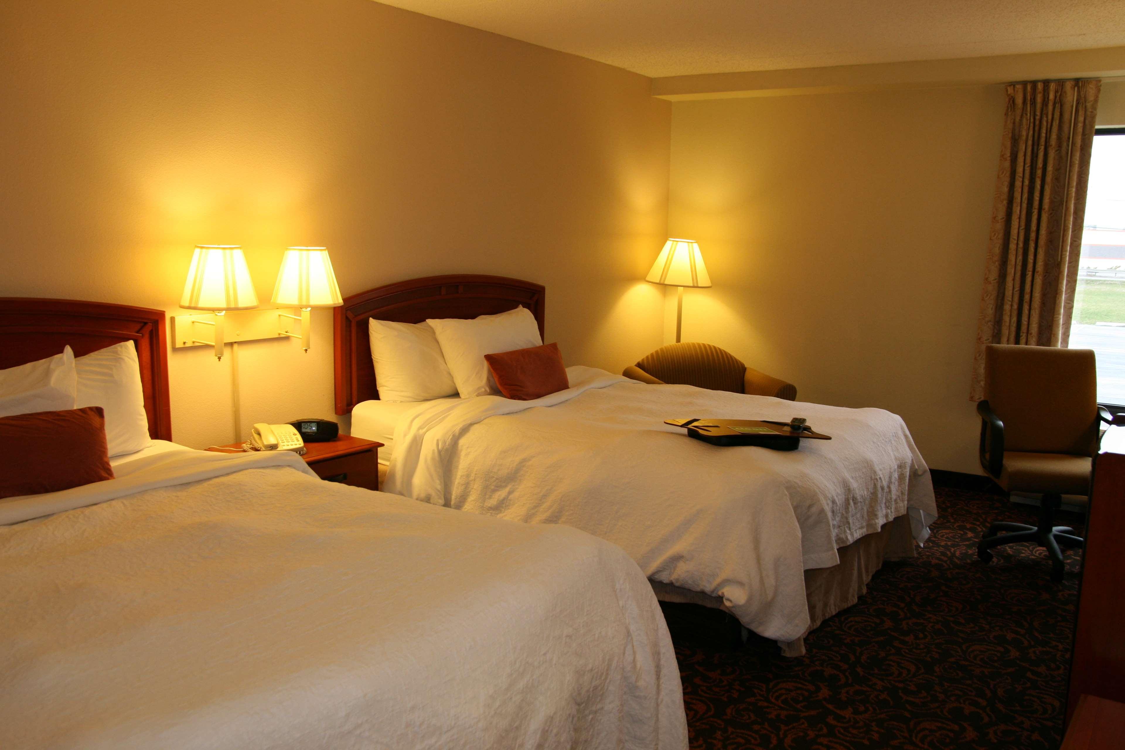 Hampton Inn Woodbridge Eksteriør billede