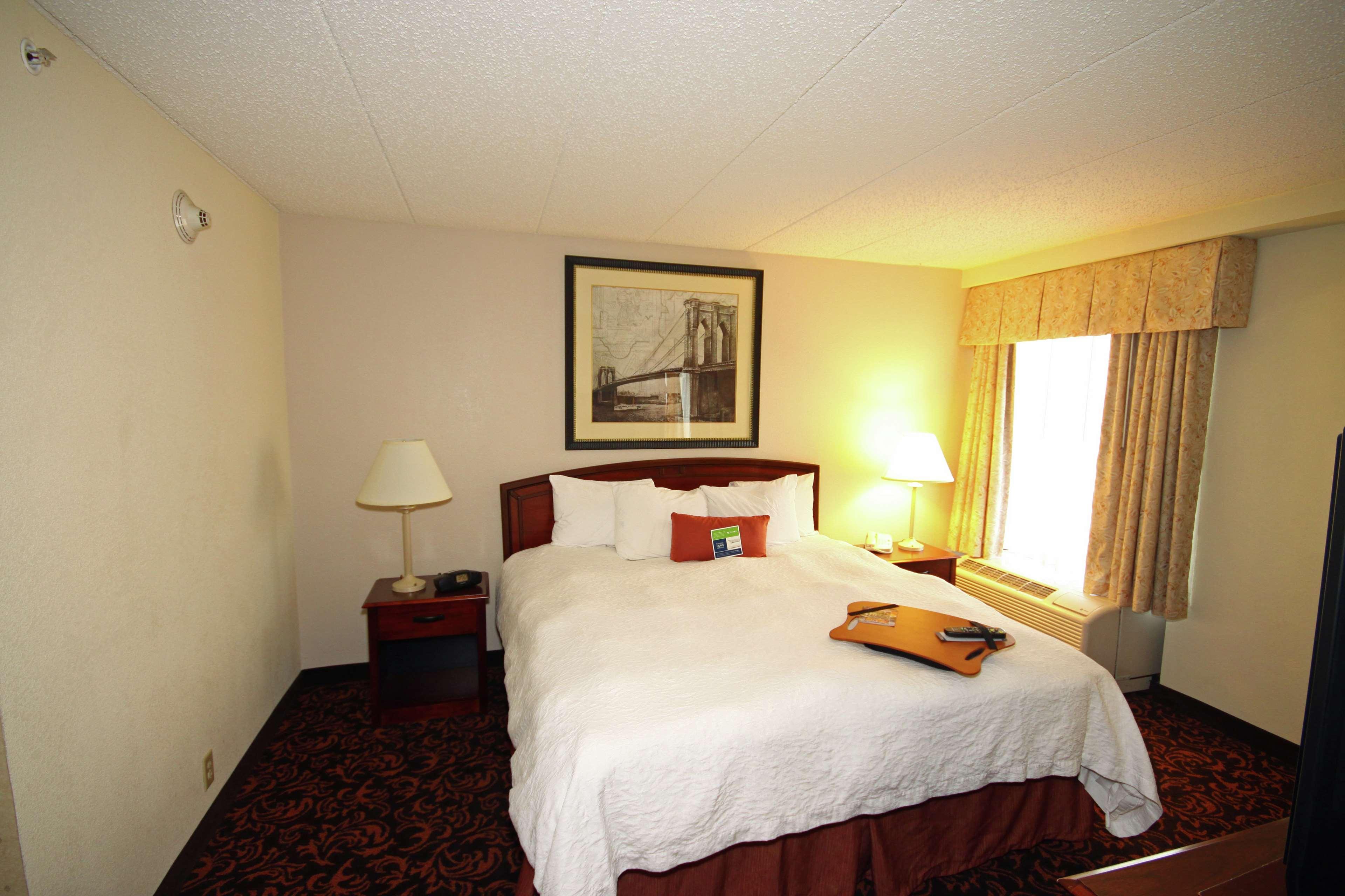 Hampton Inn Woodbridge Eksteriør billede