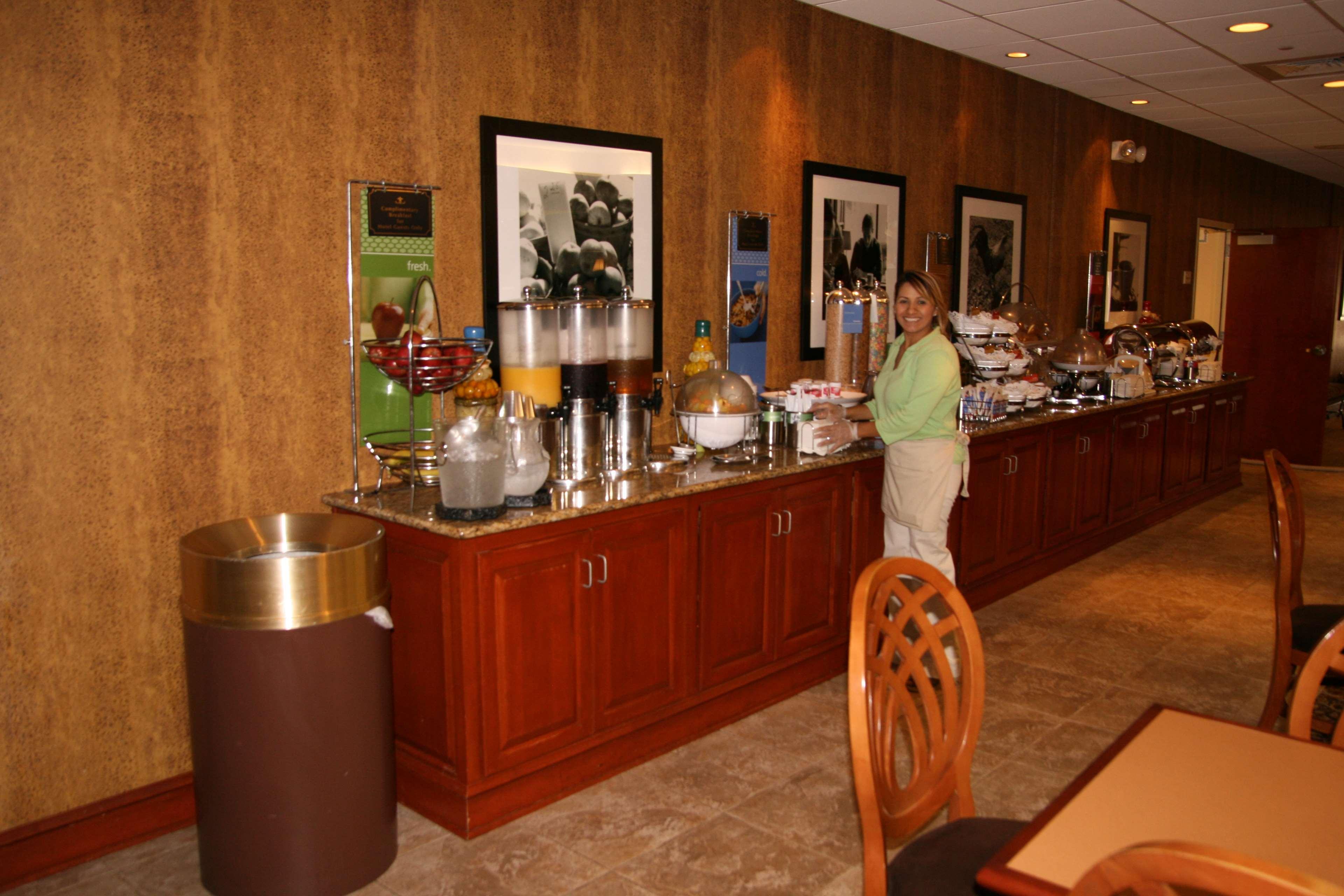 Hampton Inn Woodbridge Eksteriør billede