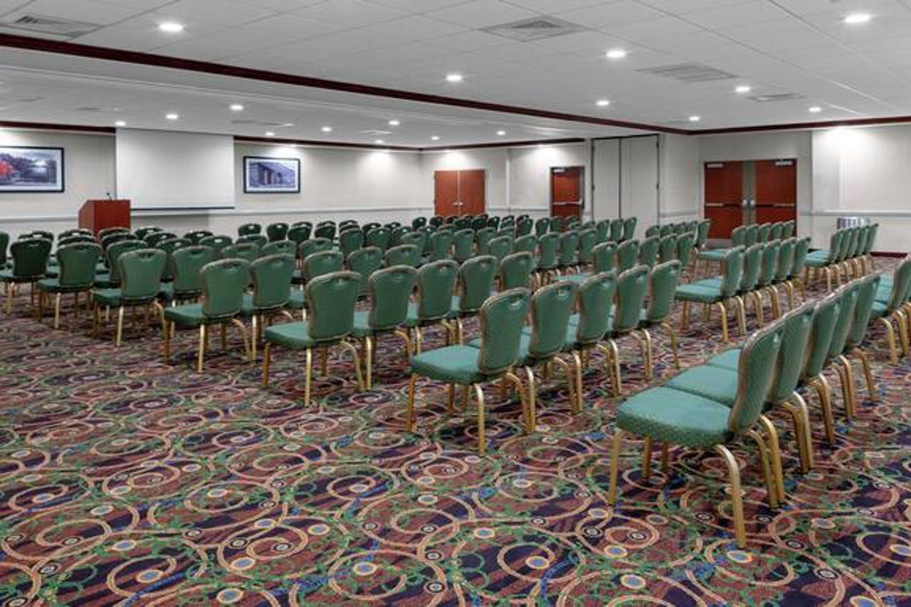 Hampton Inn Woodbridge Eksteriør billede