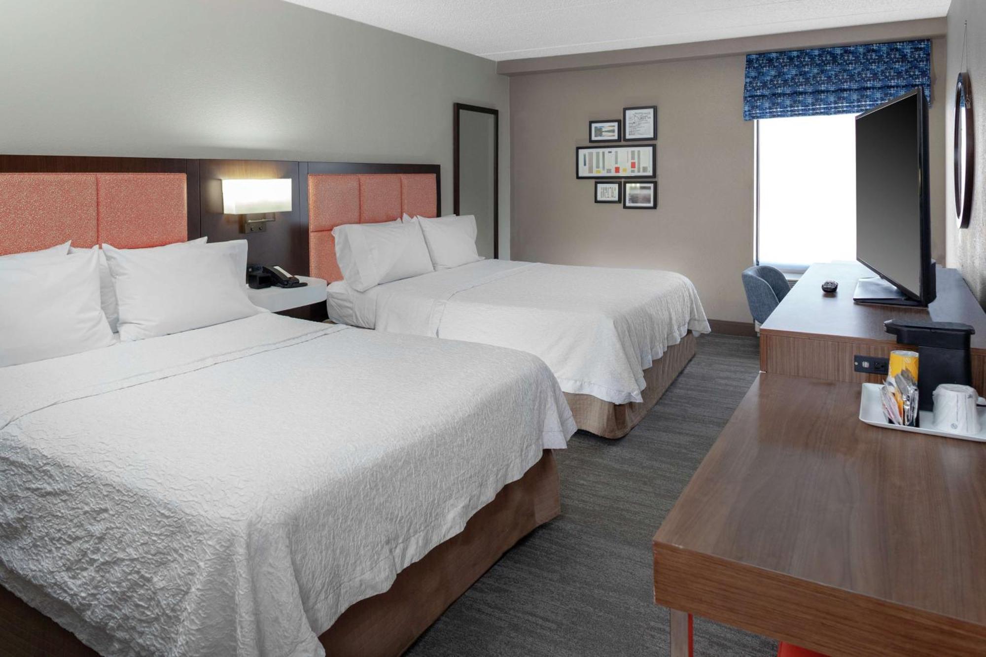 Hampton Inn Woodbridge Eksteriør billede