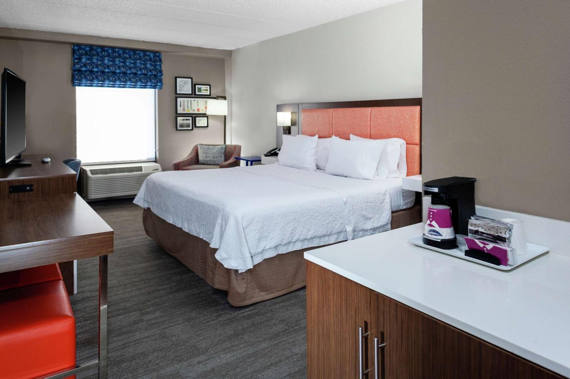 Hampton Inn Woodbridge Eksteriør billede