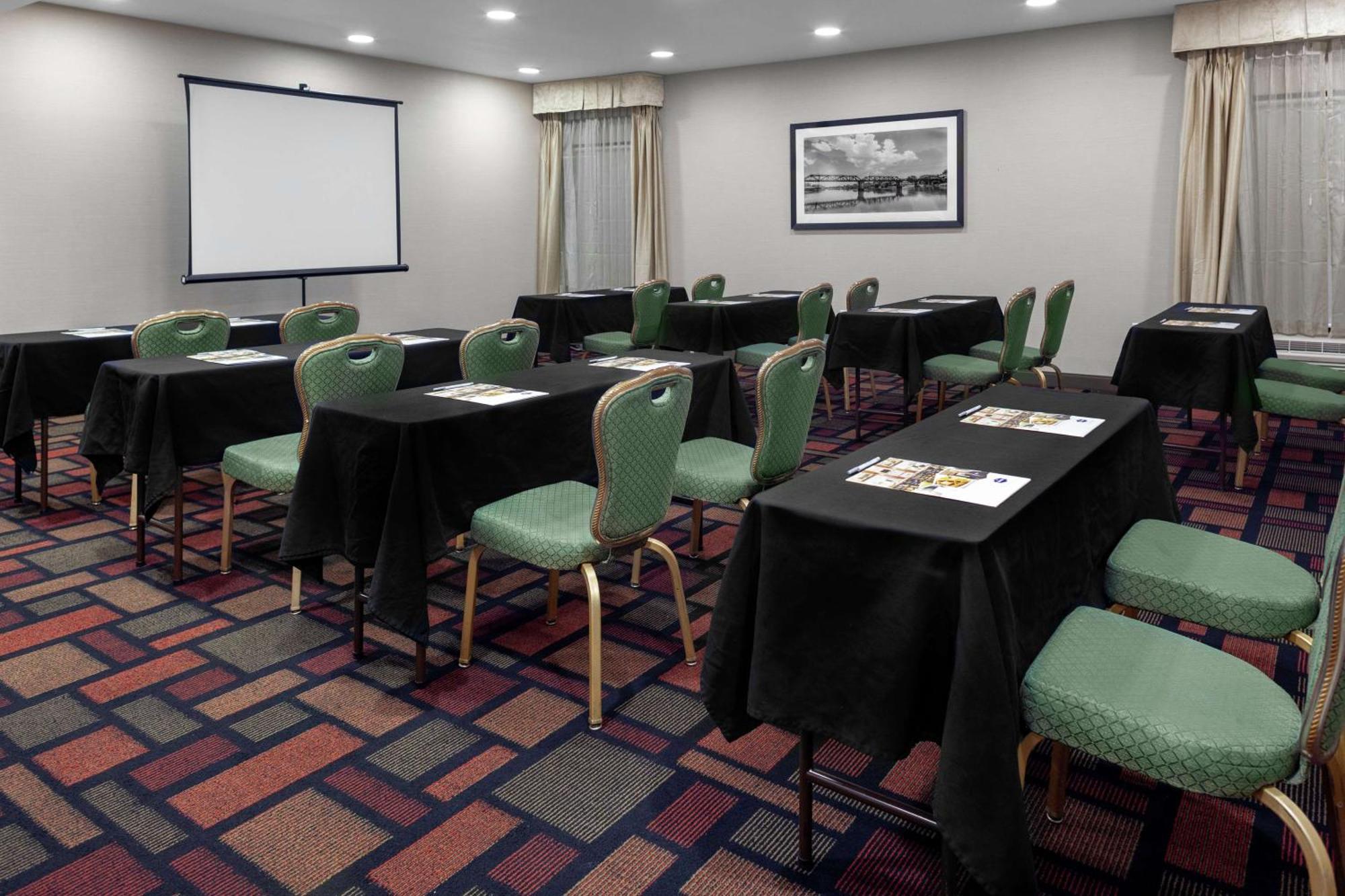 Hampton Inn Woodbridge Eksteriør billede