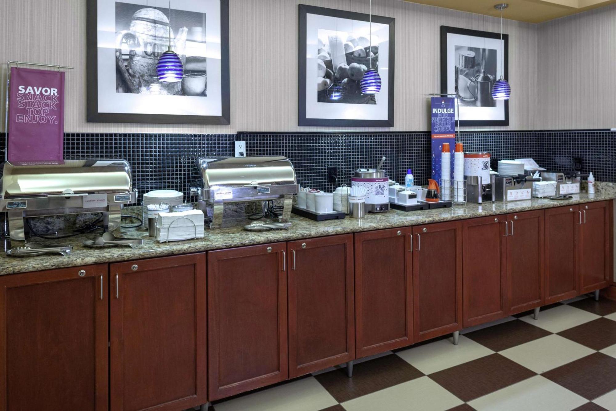 Hampton Inn Woodbridge Eksteriør billede