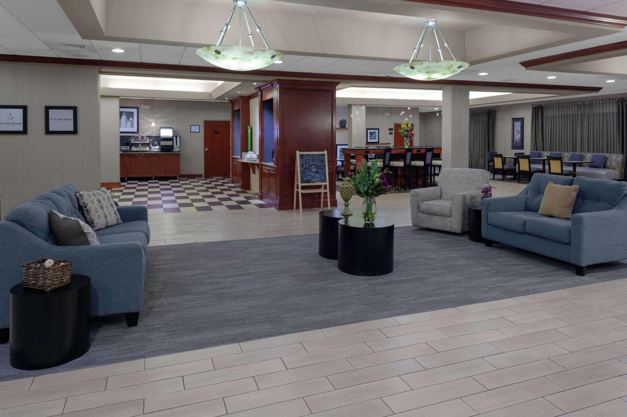 Hampton Inn Woodbridge Eksteriør billede