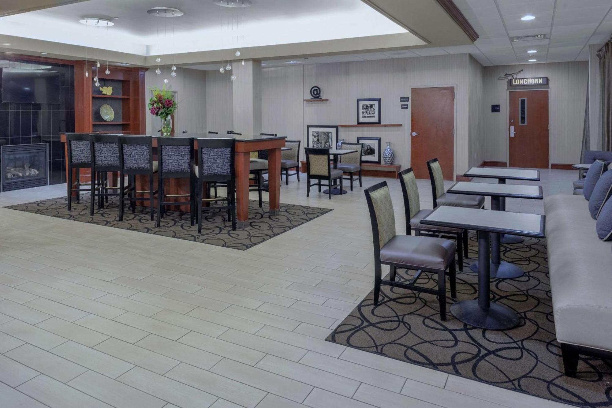 Hampton Inn Woodbridge Eksteriør billede